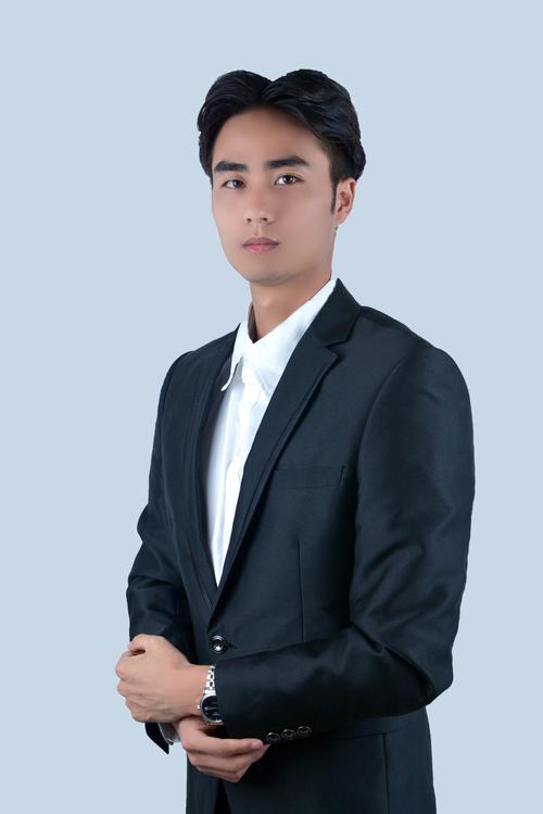 法定代表人徐建路,公司經營范圍包括:網上貿易代理;箱包,服裝鞋帽,日